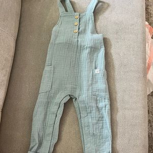 Blue Little Planet by Carters boy overall size 12 months